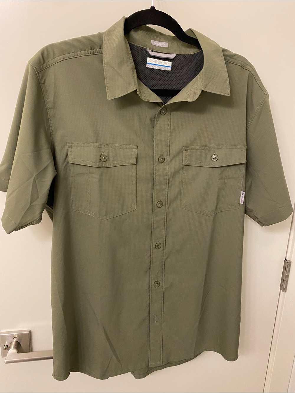 Columbia Men's Olive Green Short-Sleeve Button-Down Shirt